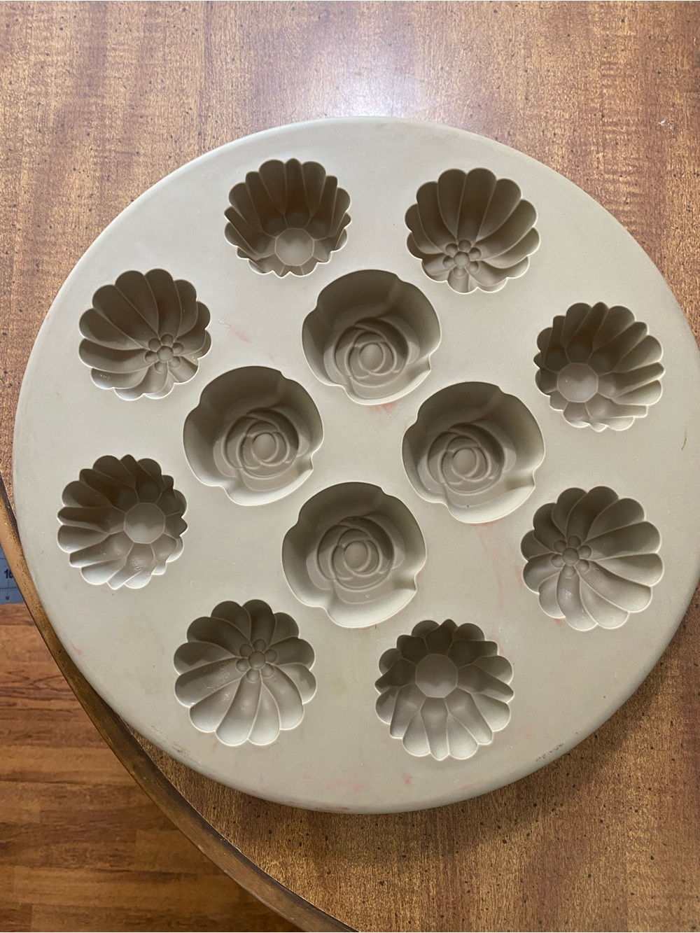 Pampered Chef Floral Silicone Mini Mold - Beige